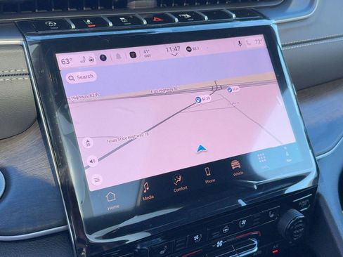 New 2025 Jeep Grand Cherokee Limited w/ Luxury Tech Group II image 25