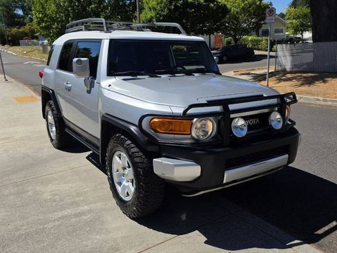 Used 2007 Toyota FJ Cruiser 4WD image 3