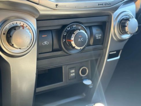 Used 2018 Toyota 4Runner SR5 Premium image 25