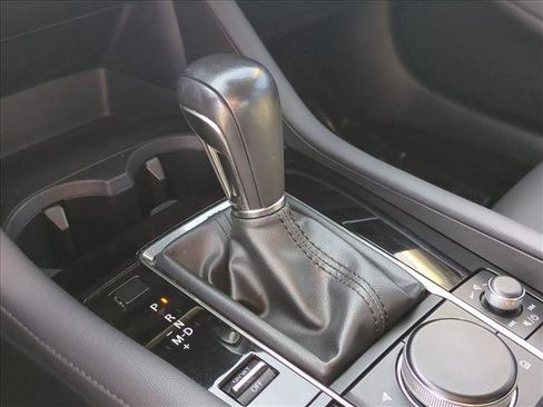 Used 2023 MAZDA MAZDA3 s FWD image 12