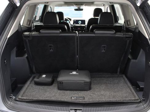 Used 2024 Volkswagen Atlas SEL Premium R-Line AWD/4WD image 18