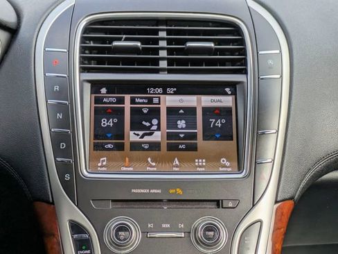 Used 2019 Lincoln Nautilus Reserve image 17