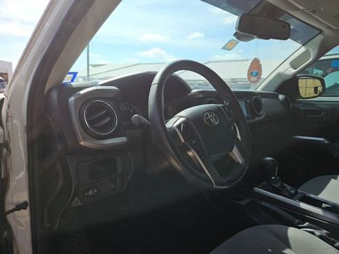 Used 2018 Toyota Tacoma SR5 image 4