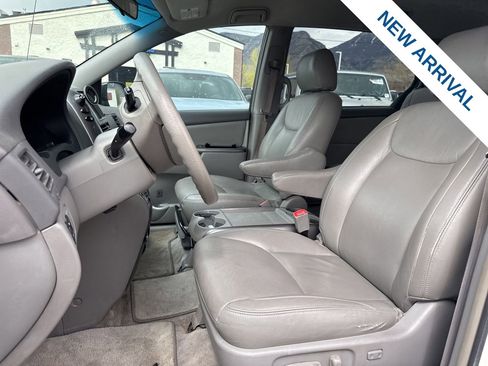 Used 2008 Toyota Sienna CE image 15