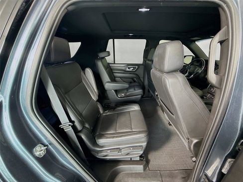 Used 2021 Chevrolet Tahoe Z71 w/ Luxury Package AWD/4WD image 24