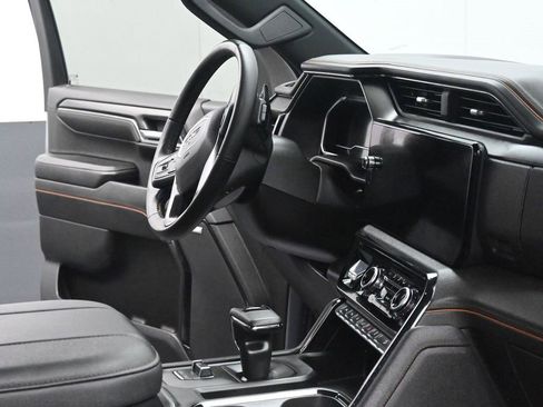 Used 2024 GMC Sierra 1500 AT4 w/ Technology Package image 6