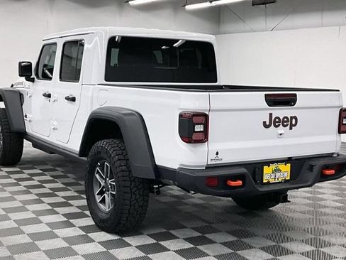 Used 2026 Jeep Gladiator Mojave AWD/4WD image 2