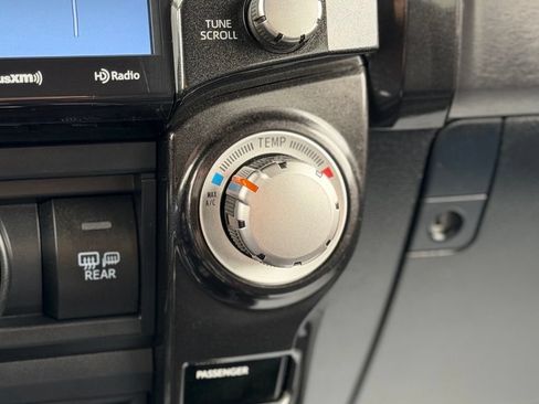 Used 2020 Toyota 4Runner Venture AWD/4WD image 20