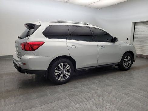 Used 2020 Nissan Pathfinder SV image 10
