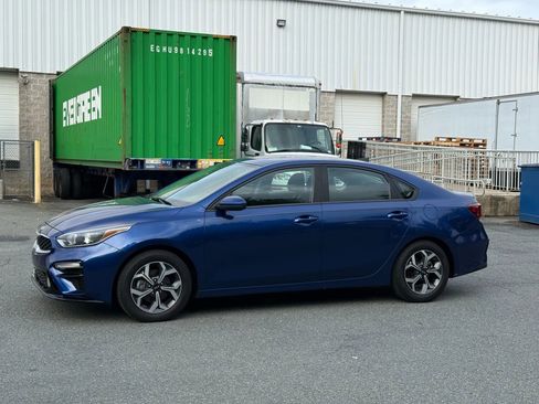 Used 2019 Kia Forte LXS image 9