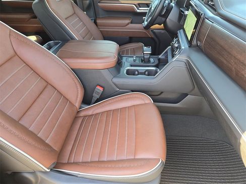 Used 2025 GMC Sierra 1500 Denali Ultimate image 16