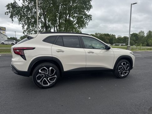 New 2026 Chevrolet Trax RS FWD image 3