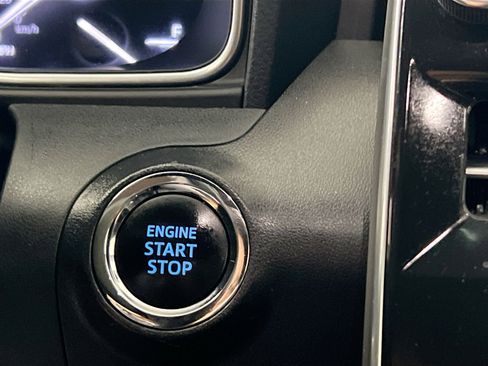 Used 2019 Toyota Avalon XLE image 24