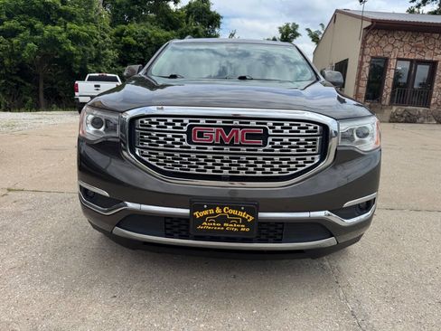 Used 2019 GMC Acadia Denali w/ Technology Package AWD/4WD image 2