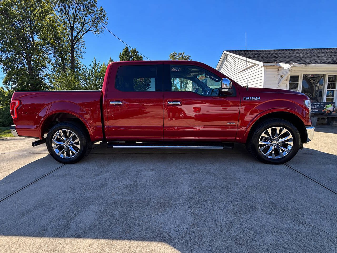 Used 2017 Ford F150 Lariat RWD image 3
