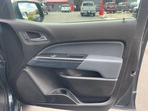 Used 2017 Chevrolet Colorado Z71 AWD/4WD image 40