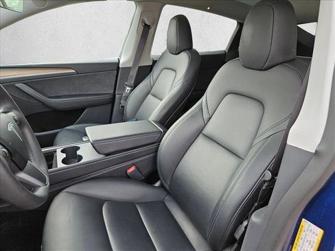 Used 2023 Tesla Model Y Long Range image 17