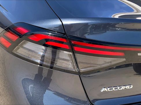 Used 2025 Honda Accord SE image 28