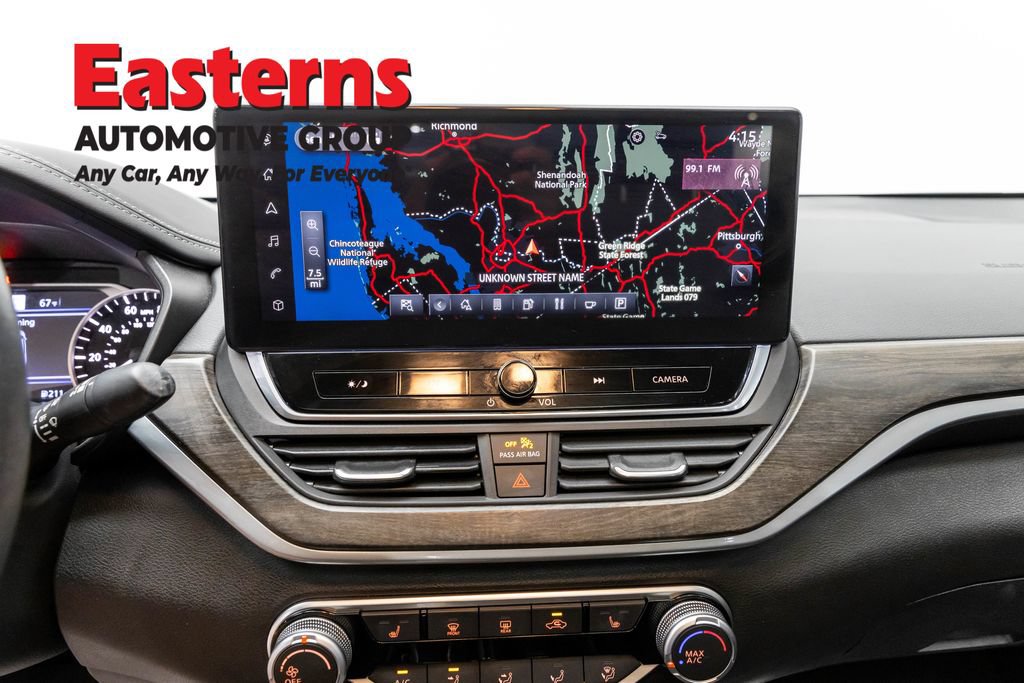 Used 2023 Nissan Altima 2.5 SV w/ SV Premium Package FWD image 13