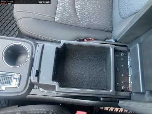 Used 2014 GMC Acadia SLE FWD image 34