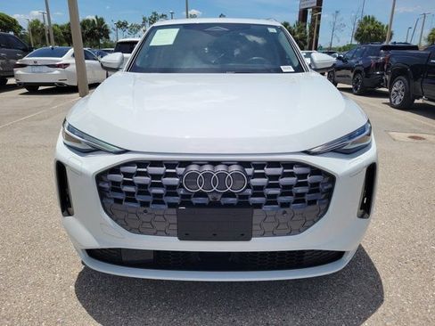 Certified 2025 Audi Q5 Premium AWD/4WD image 3