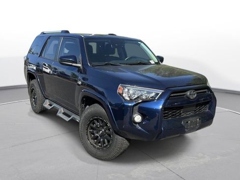 Used 2020 Toyota 4Runner SR5 image 4