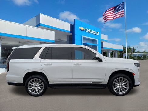 Used 2023 Cadillac Escalade Premium Luxury image 3