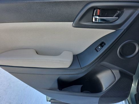 Used 2015 Subaru Forester 2.5i Limited image 20