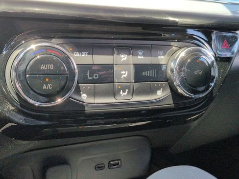 New 2026 Chevrolet Trax LT w/ Sunroof Package FWD image 32
