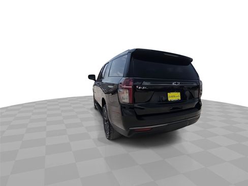 Used 2022 Chevrolet Suburban Z71 w/ Off-Road Capability Package AWD/4WD image 7