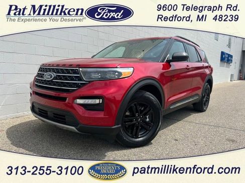 Certified 2024 Ford Explorer XLT w/ Equipment Group 202A AWD/4WD image 1