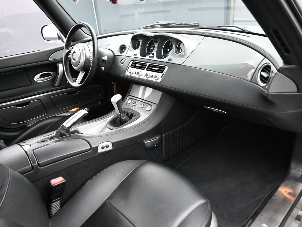 Used 2001 BMW Z8 RWD image 28