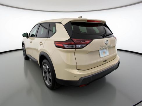 Used 2025 Nissan Rogue SV image 6