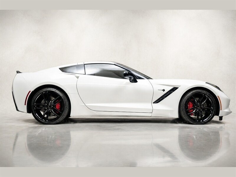 Used 2016 Chevrolet Corvette Stingray Coupe w/ 3LT Preferred Equipment Group RWD image 4