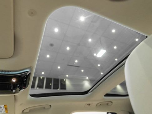 Used 2025 Mercedes-Benz E 450 4MATIC All-Terrain Wagon image 23