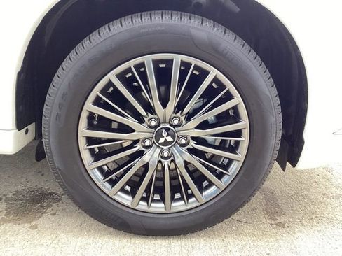 Used 2021 Mitsubishi Outlander LE AWD/4WD image 9
