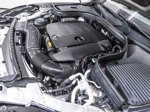 Used 2021 Mercedes-Benz GLC 300 image 35