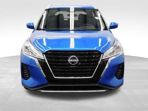 Used 2024 Nissan Kicks SV image 3