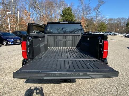 Used 2025 Toyota Tacoma TRD Off-Road AWD/4WD image 28