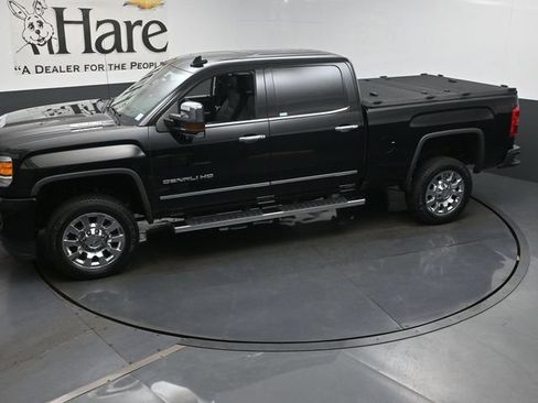 Used 2019 GMC Sierra 2500 Denali w/ Duramax Plus Package AWD/4WD image 59