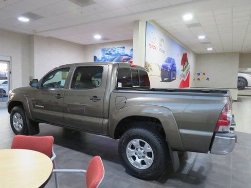 Used 2012 Toyota Tacoma PreRunner image 37