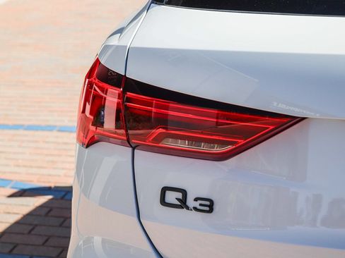 Certified 2025 Audi Q3 2.0T Premium Plus w/ Premium Plus Package AWD/4WD image 9