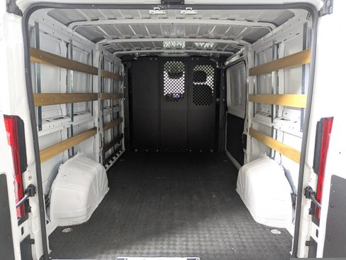 Used 2025 RAM ProMaster 2500 w/ U-Haul Equipment Group FWD image 16