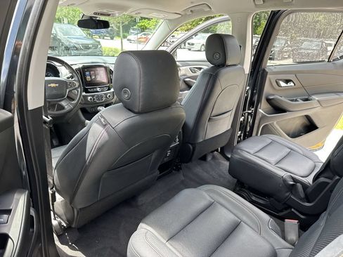 Used 2019 Chevrolet Traverse LT FWD image 34