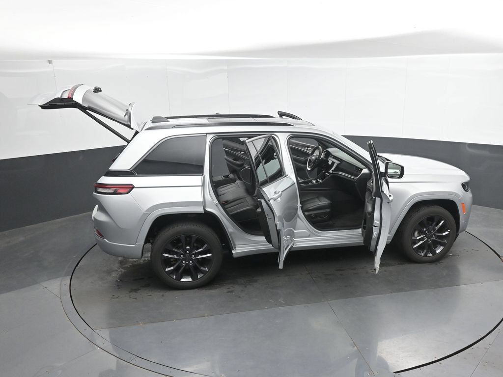 Used 2026 Jeep Grand Cherokee Limited AWD/4WD image 50