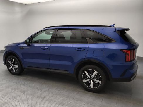 Used 2023 Kia Sorento S FWD image 3