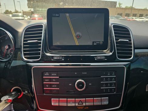 Used 2018 Mercedes-Benz GLE 350 4MATIC image 17