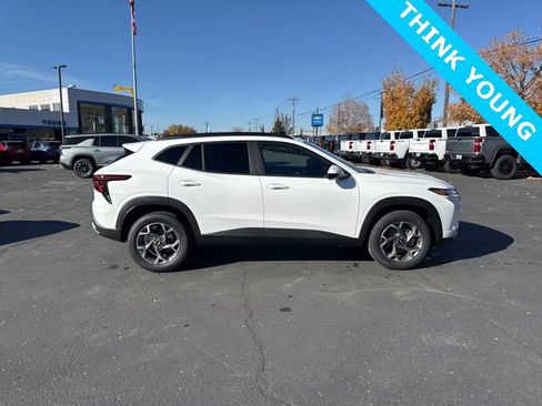 New 2026 Chevrolet Trax LT image 8