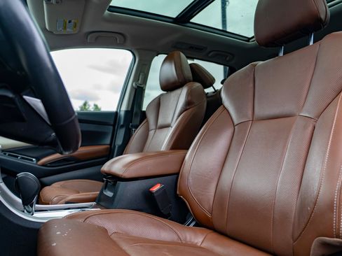 Used 2019 Subaru Ascent Touring w/ Popular Package #3 AWD/4WD image 17