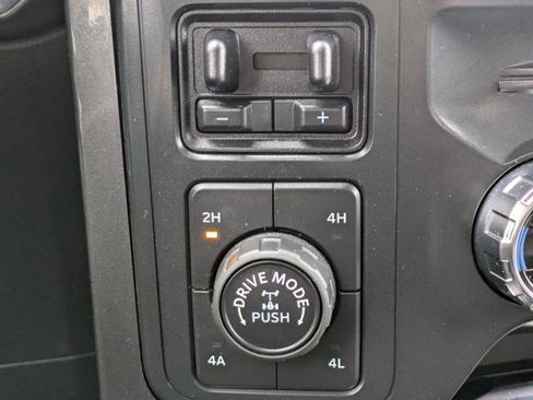 Used 2022 Ford F150 Lariat w/ Equipment Group 502A High image 34